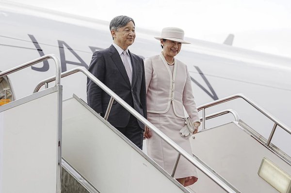 日本天皇初次走访蒙古国